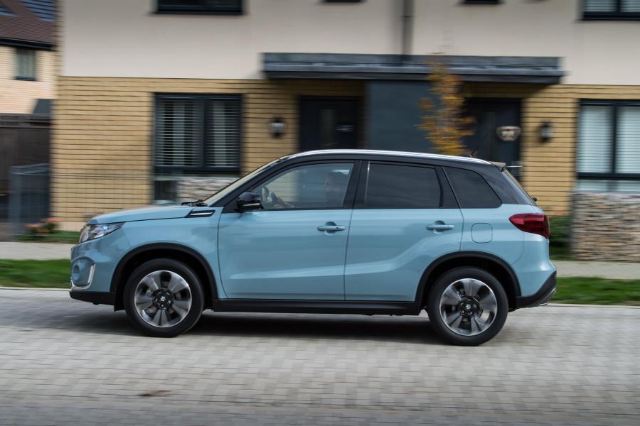  Suzuki Vitara SZ5 2018 года  (UK) (фото 10 из 27)